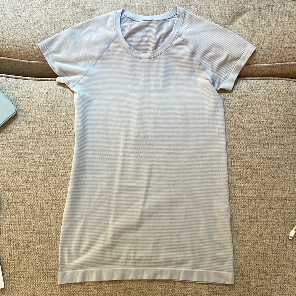 lululemon athletica Sky Blue Short Sleeve Tee swiftly tech size 6